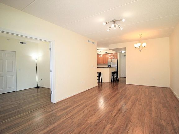 5th image of 656 Pearson St Unit 211