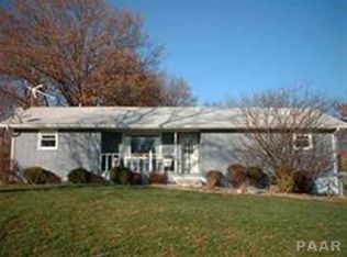 995 W Maple St, Canton, IL 61520