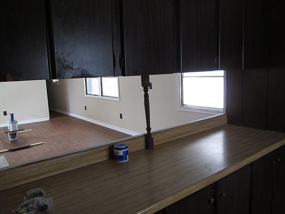 pass through from kitchen to dining room