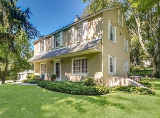 2 W Thompson Ave, Springfield, PA 19064