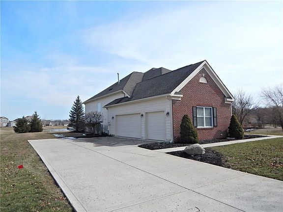 3rd image of 9227 Branch View Dr