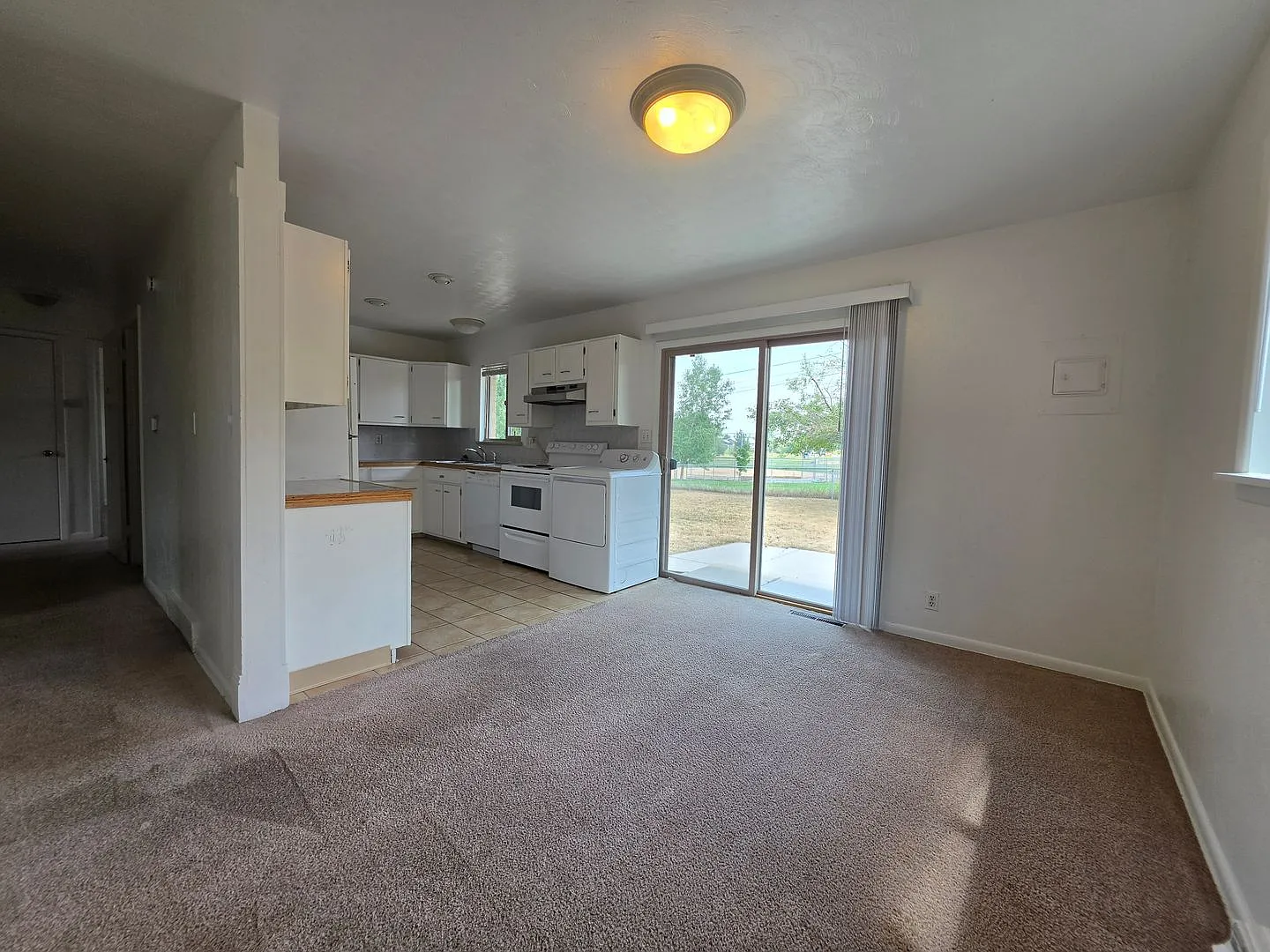 Cozy Home in East Campus — Photo 4