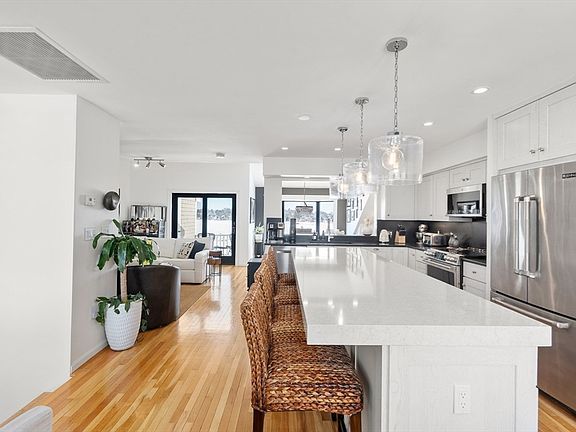 4th image of 21 Harbourside Rd #26