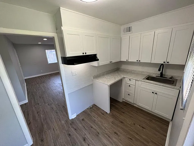 Glendale Place Apartments 2 — Photo 6