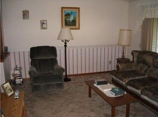 2567 Grovenburg Rd, Lansing, MI 48911