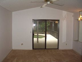3rd image of 15 Woodglen Pl