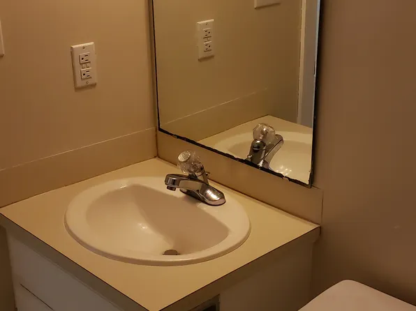 560 Snow Hill St #A, Ayden, NC 28513