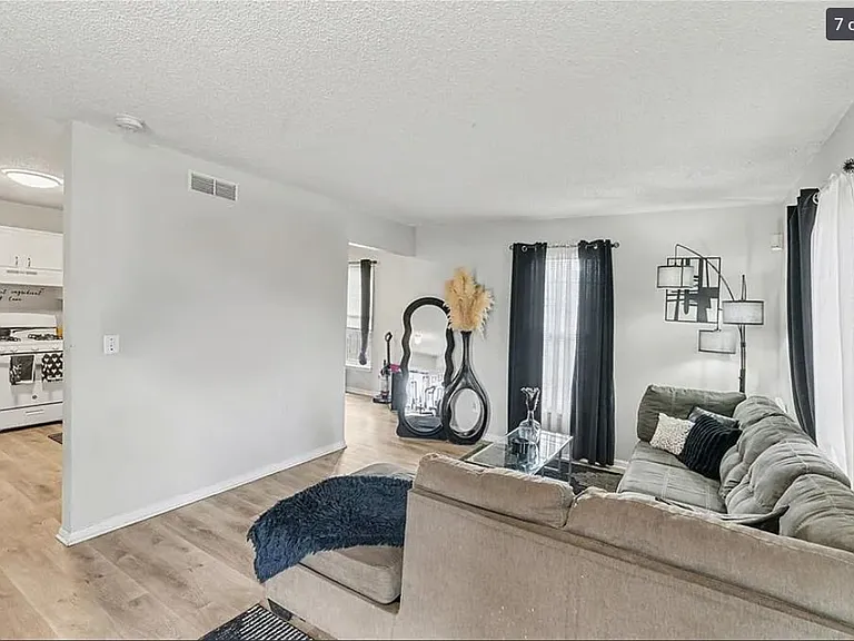 4202 Flora Ave #4200 — Photo 18