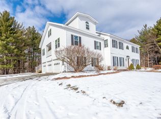 16 Rocky Way, East Greenbush, NY 12061