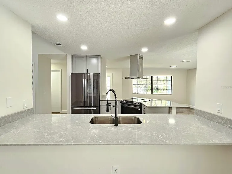 1151 N Commerce Ter — Photo 8