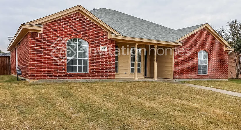 659 NW Summercrest Blvd