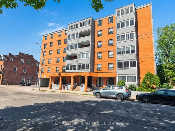 23 Main St #406, Hamilton, ON L9H 2P7