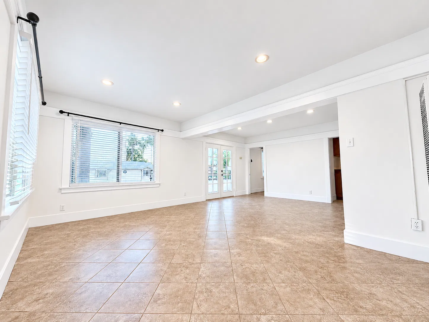 1 bed, 770 sqft, $2,150 — Photo 3