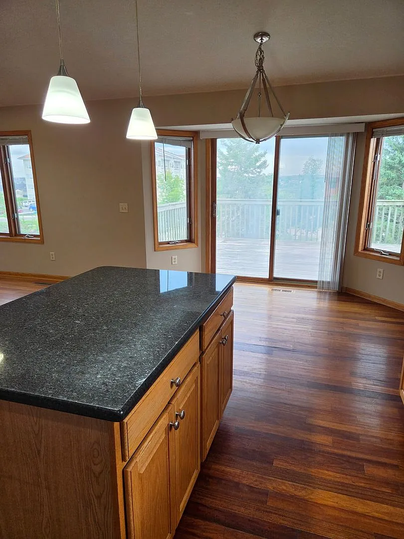"A home you'll be proud to call your own" NW Desirable Badger Hill Neighborhood! 4bedroom 3bathro... — Photo 1