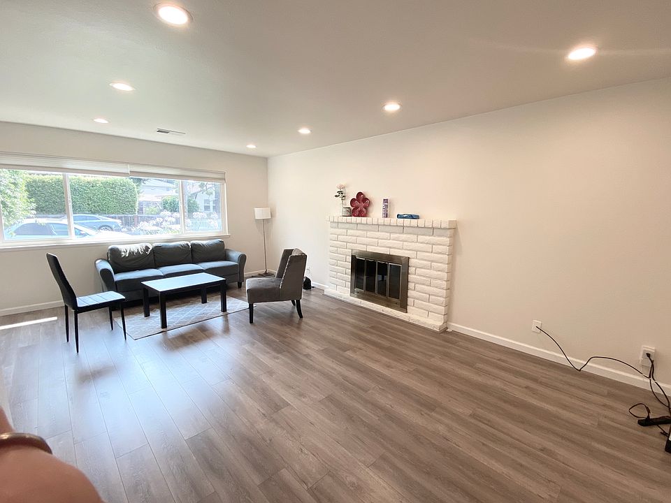 1st image of 275 Orchard Ave