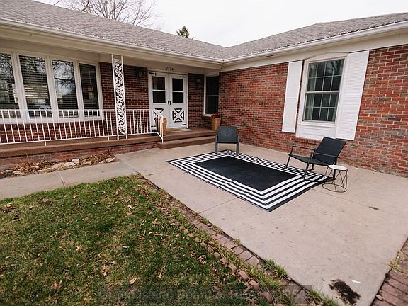 4th image of 1720 Spring Rd