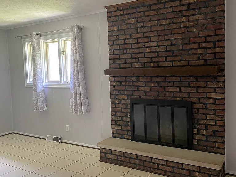 825 Ashland St — Photo 13