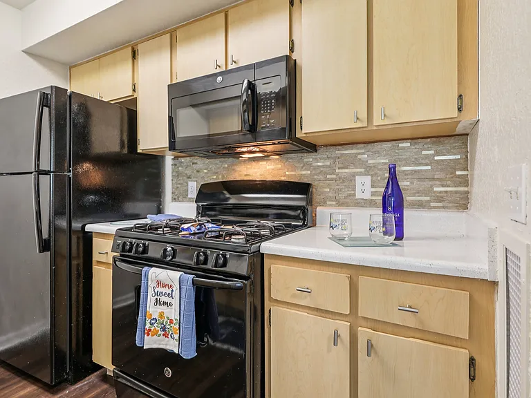 University Park Apartments — Photo 17