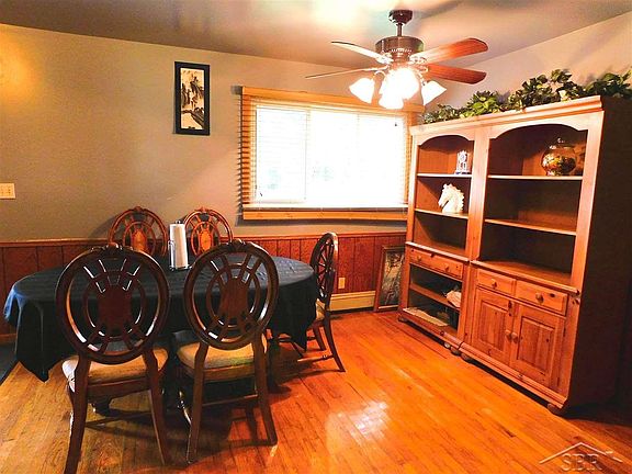 4th image of 260 Barbara Ln
