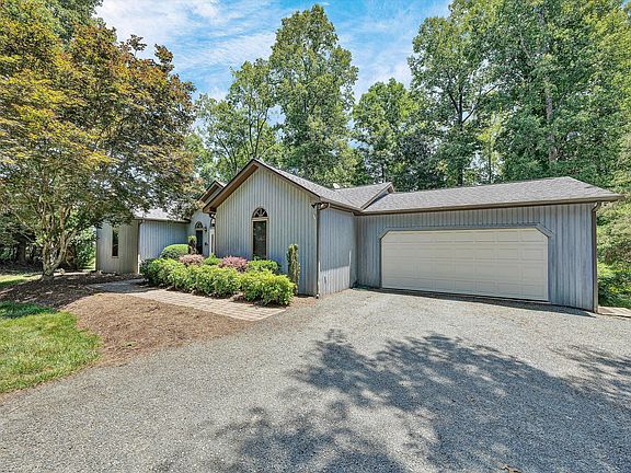 2nd image of 274 Woodbrook Rd