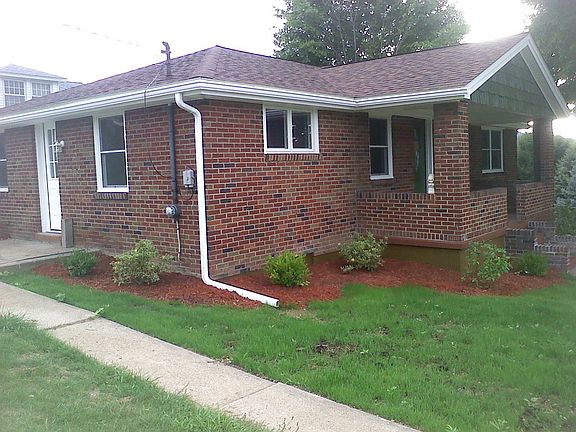 2nd image of 402 Washington Ave