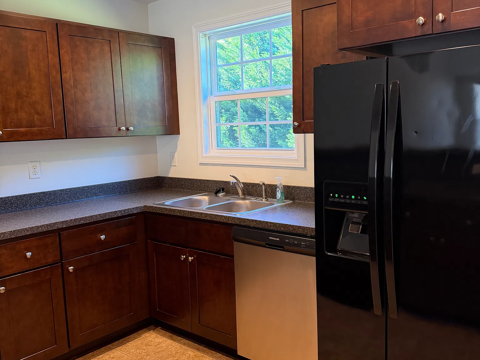 2 bed, 2.5 bath, 1269 sqft, $1,850 — Photo 3