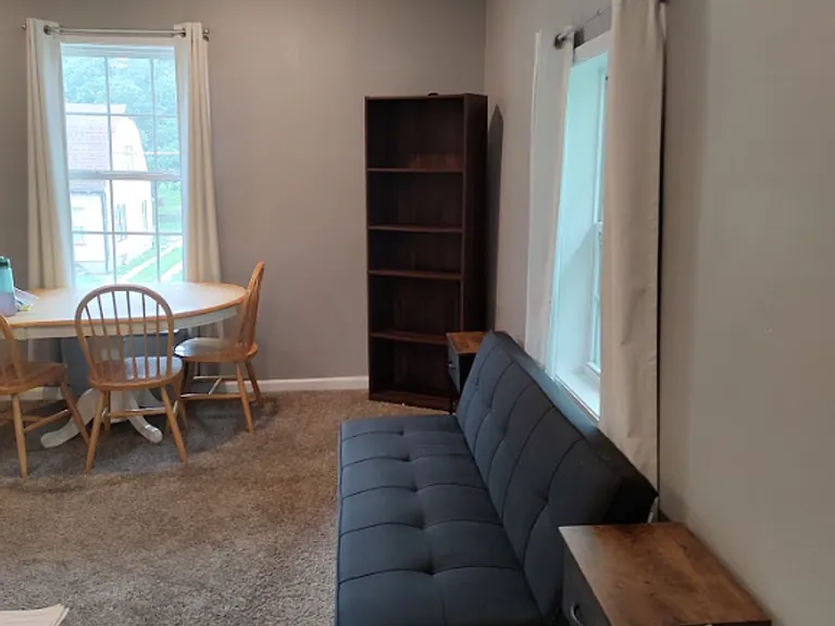323 N Ash St — Photo 5