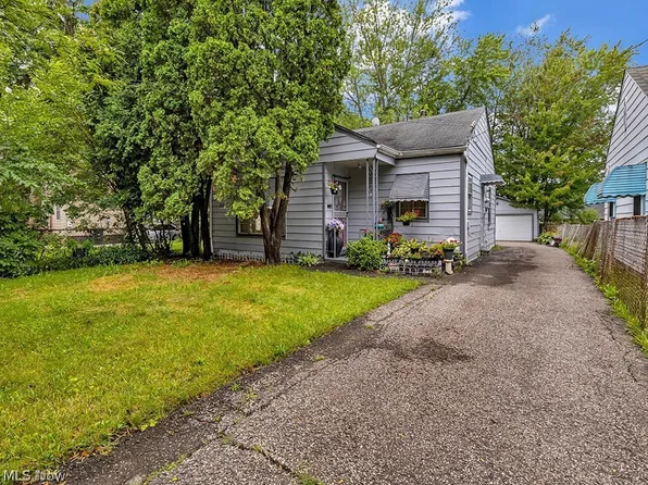 4216 E 162nd St, Cleveland, OH 44128