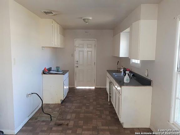3rd image of 238 Banbridge Ave