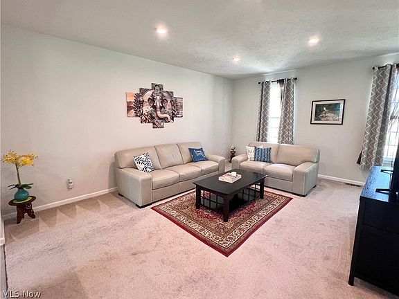 3rd image of 4025 N Steels Cir
