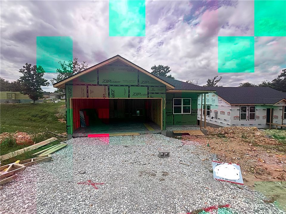 2nd image of 53 Snyder Springs Loop