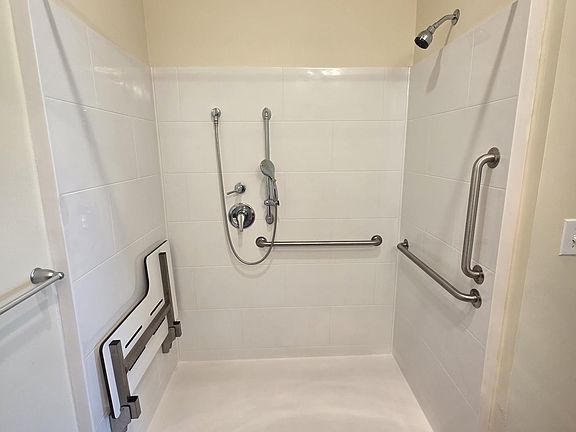 5th image of 141 Pine Crest Ln #05d8f8fe4