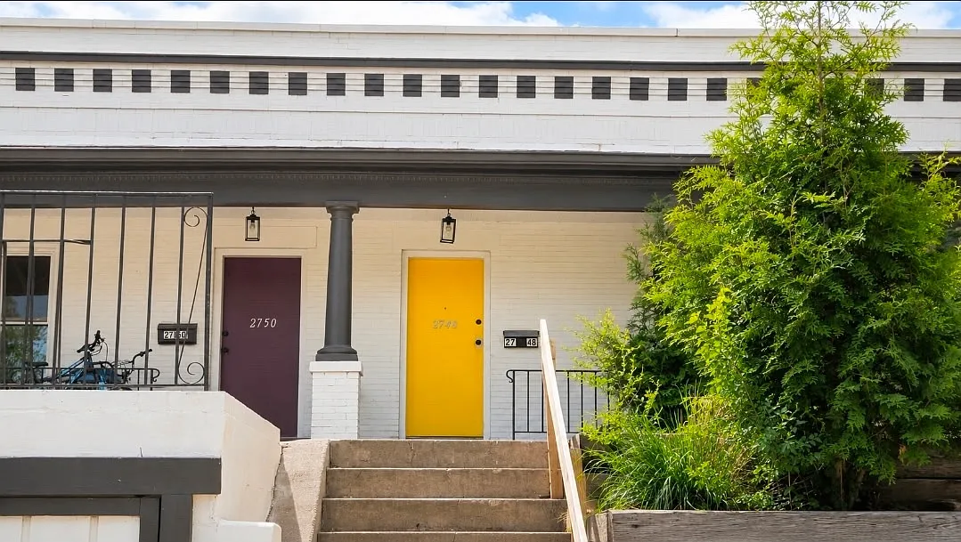 3 bed, 870 sqft, $1,050 — Photo 1