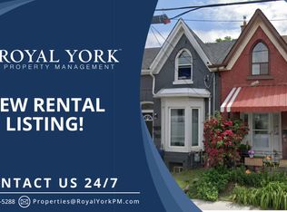246 John St N #3, Hamilton, ON L8L4P5