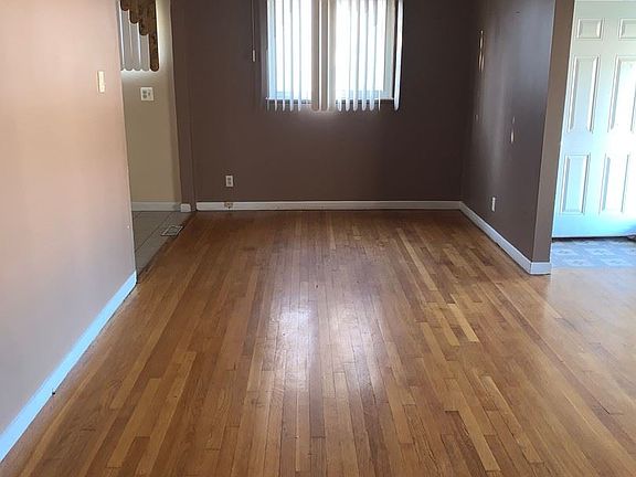 4th image of 26130 Hoffmeyer St