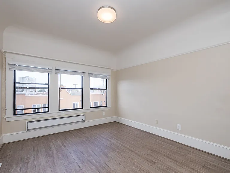 Vue De Lac Apartments — Photo 11