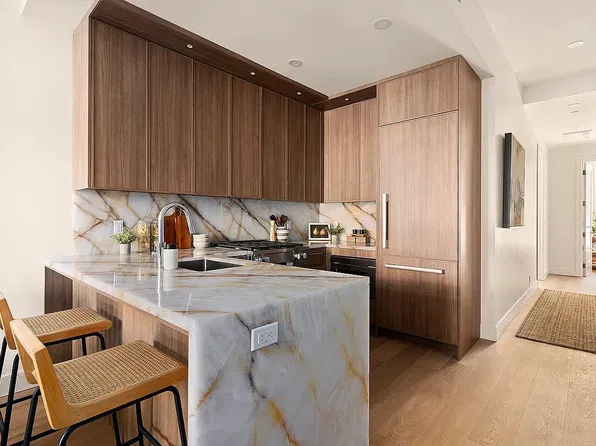 151 Freeman St #1C, Brooklyn, NY 11222