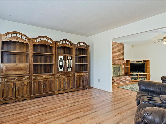 2nd image of 614 N Sky Dr