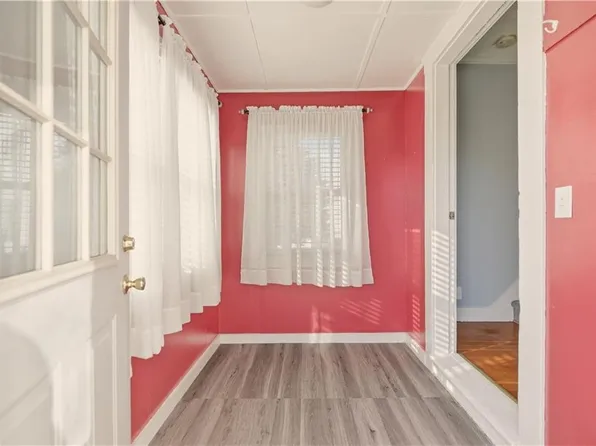 65 Maple Ave, Middletown, RI 02842