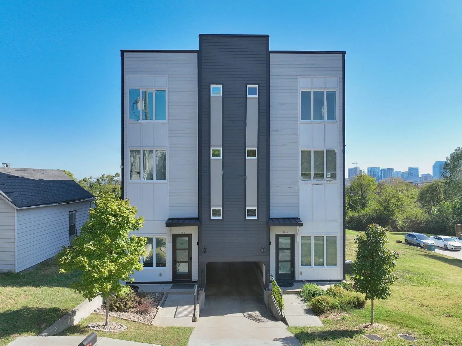 4 bed, 3.5 bath, 4078 sqft, $3,995 — Photo 1
