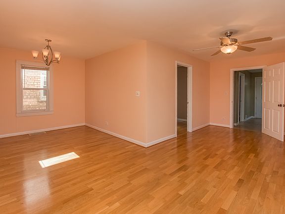 2nd image of 5441 N Lovejoy Ave