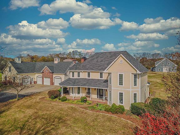 2nd image of 1540 Liberty Ln