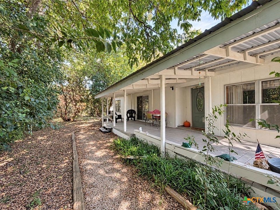 1st image of 221 Clore Rd