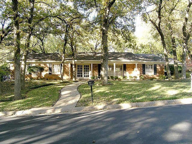 1st image of 4057 Shady Valley Dr