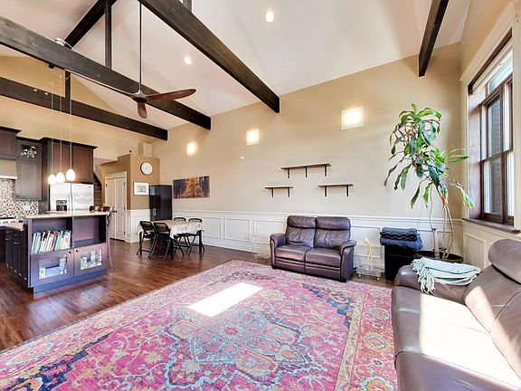 3rd image of 1339 W Walton St #3