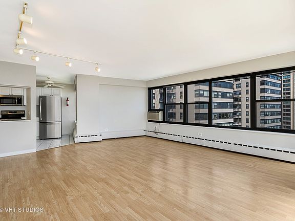 5th image of 3410 N Lake Shore Dr APT 15D