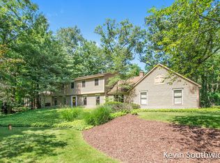 1667 Hillsboro Ave SE, Grand Rapids, MI 49546