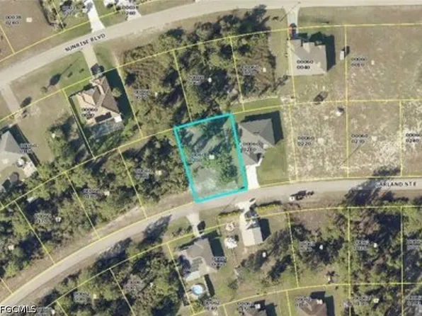 869 Garland St E, Lehigh Acres, FL 33974