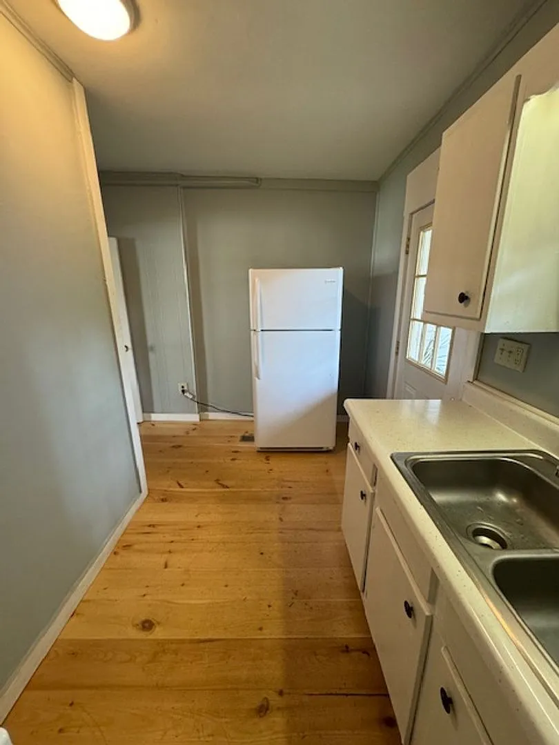 18 Maple Street — Photo 3