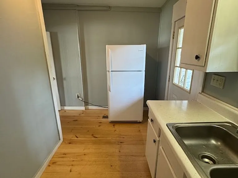18 Maple St — Photo 3